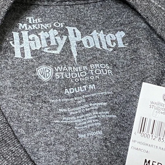 Harry Potter Studio Tour Hogwarts Railways Crest Gray Tee Medium NWT - Picture 4 of 5